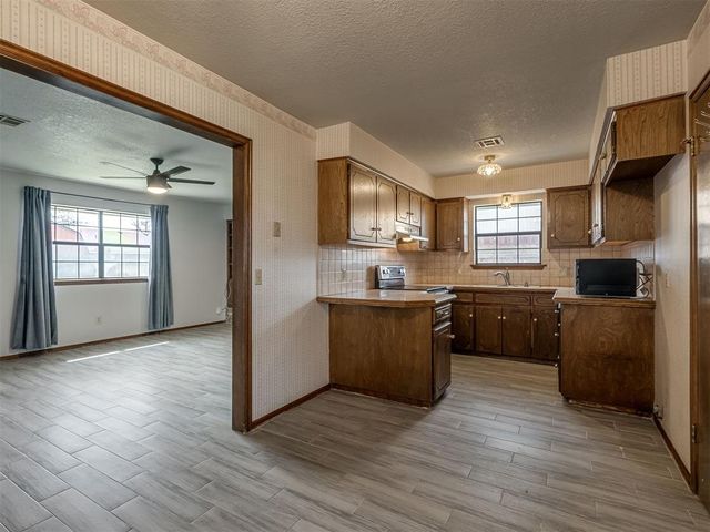 1058 Mulbury Mansion, Yukon, OK 73099