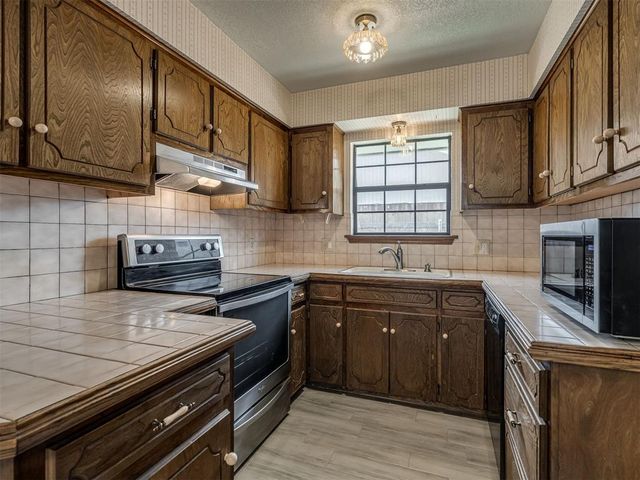 1058 Mulbury Mansion, Yukon, OK 73099