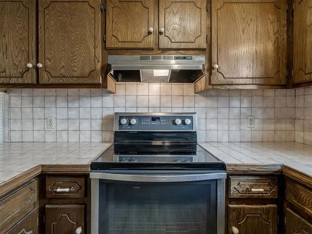 1058 Mulbury Mansion, Yukon, OK 73099