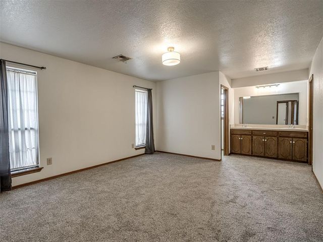 1058 Mulbury Mansion, Yukon, OK 73099