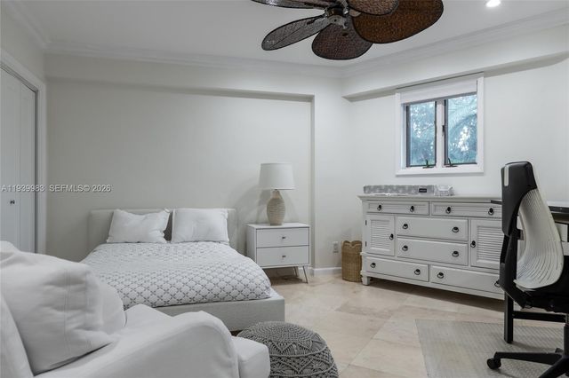 950 S Southlake Drive 950, Hollywood, FL 33019