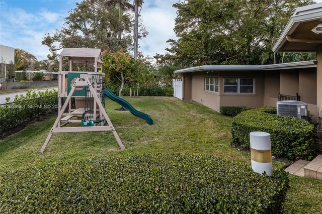 950 S Southlake Drive 950, Hollywood, FL 33019