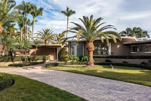 950 S Southlake Drive 950, Hollywood, FL 33019