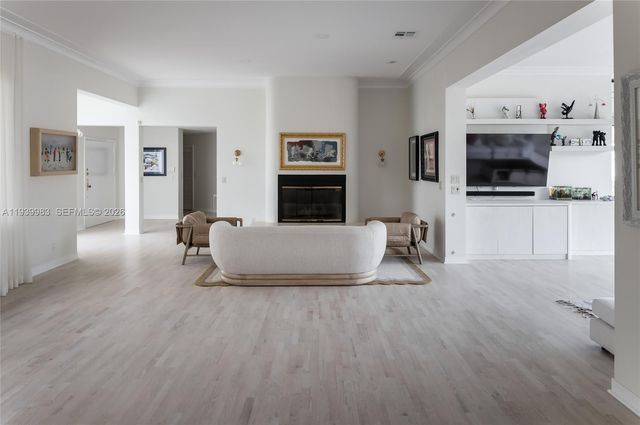 950 S Southlake Drive 950, Hollywood, FL 33019
