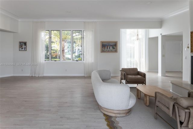 950 S Southlake Drive 950, Hollywood, FL 33019