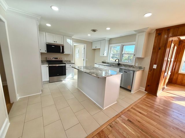 3104 Chris Drive, Dalzell, SC 29040