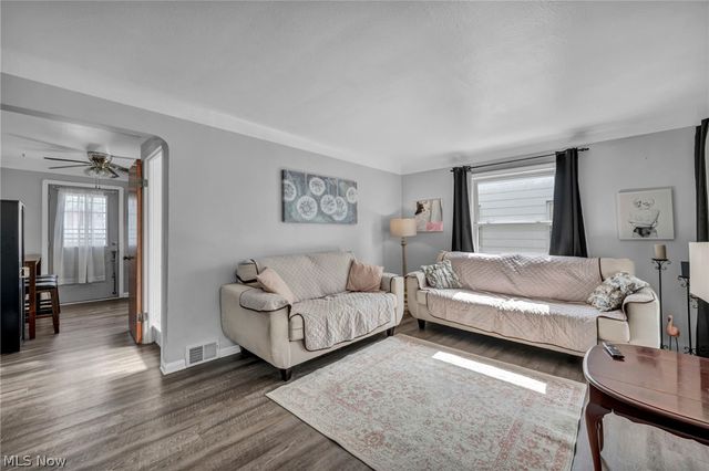 6133 W 54th Street, Parma, OH 44129