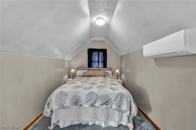 6133 W 54th Street, Parma, OH 44129