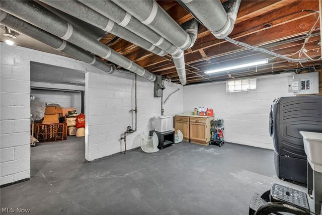 6133 W 54th Street, Parma, OH 44129