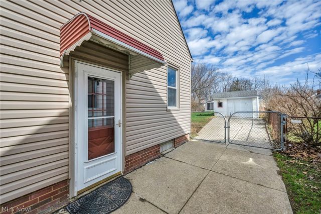6133 W 54th Street, Parma, OH 44129