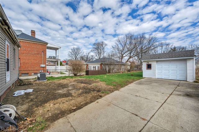 6133 W 54th Street, Parma, OH 44129