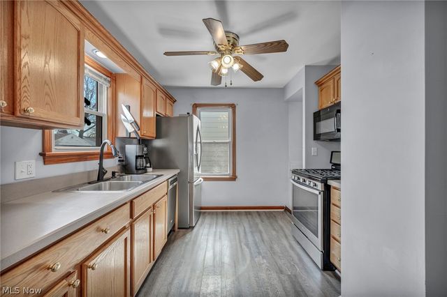 6133 W 54th Street, Parma, OH 44129