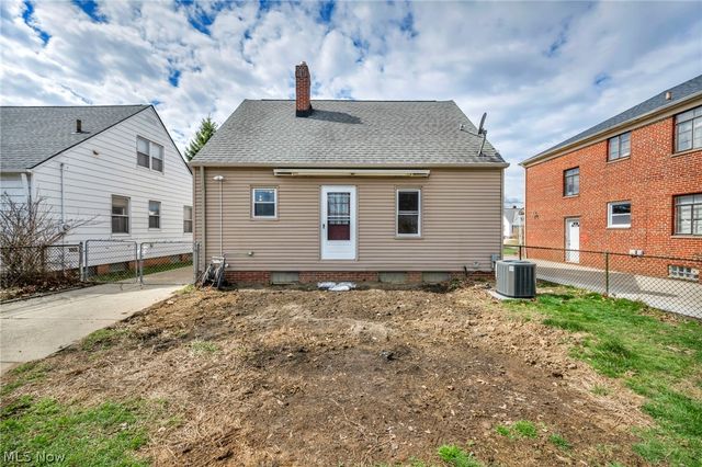 6133 W 54th Street, Parma, OH 44129