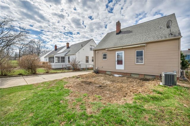 6133 W 54th Street, Parma, OH 44129