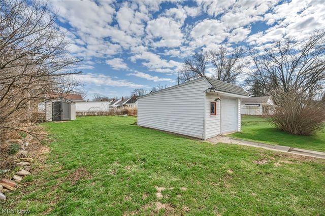 6133 W 54th Street, Parma, OH 44129