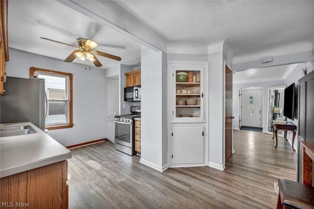6133 W 54th Street, Parma, OH 44129