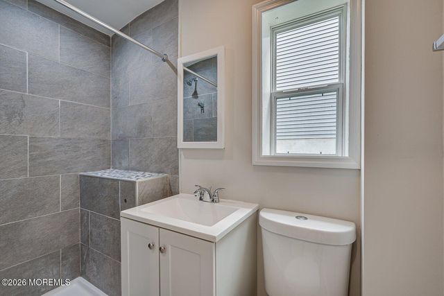 27 Birchwood Avenue, Keansburg, NJ 07734
