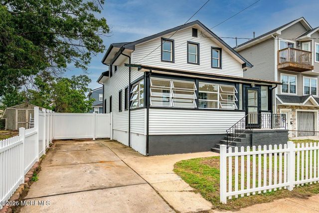 27 Birchwood Avenue, Keansburg, NJ 07734