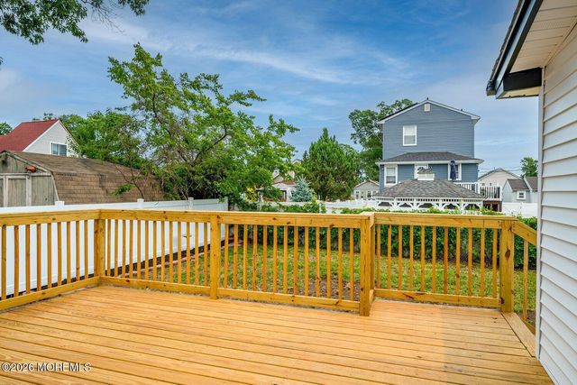 27 Birchwood Avenue, Keansburg, NJ 07734