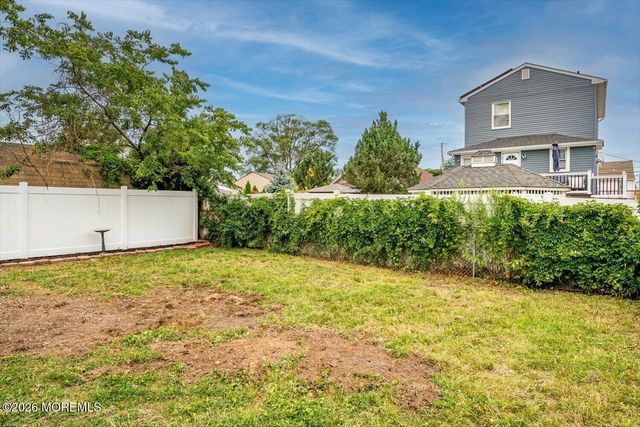 27 Birchwood Avenue, Keansburg, NJ 07734