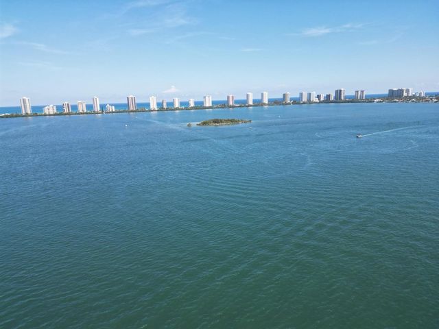 101 Doolen Court 305, North Palm Beach, FL 33408