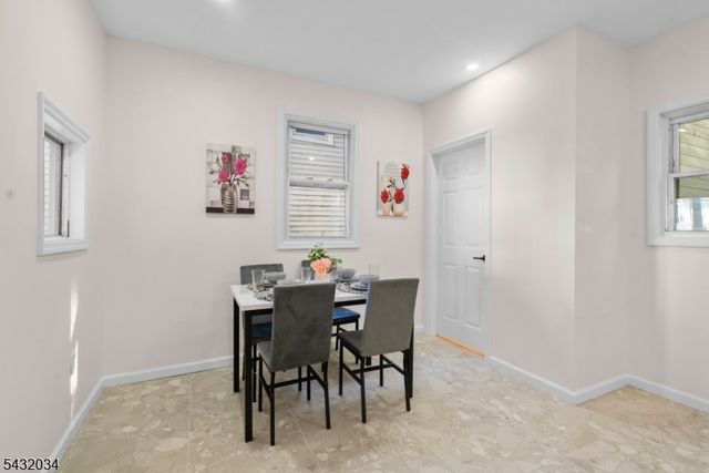 127 Steuben St, East Orange City, NJ 07018