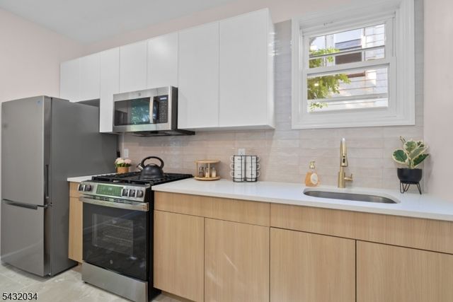 127 Steuben St, East Orange City, NJ 07018