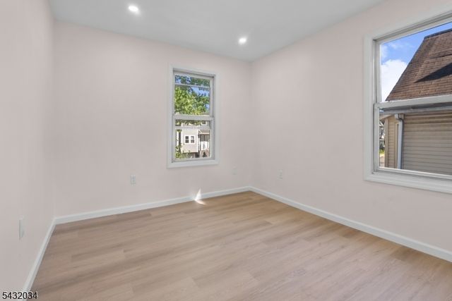 127 Steuben St, East Orange City, NJ 07018