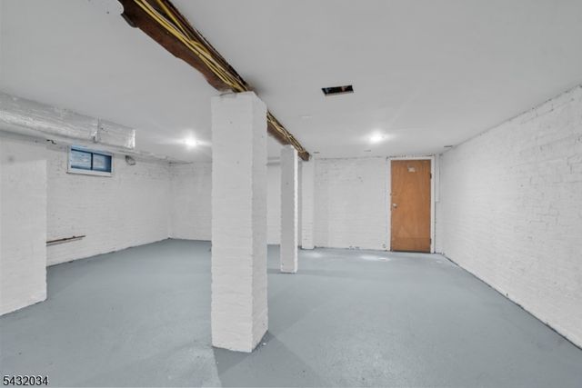 127 Steuben St, East Orange City, NJ 07018