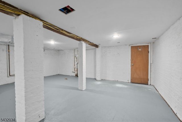 127 Steuben St, East Orange City, NJ 07018