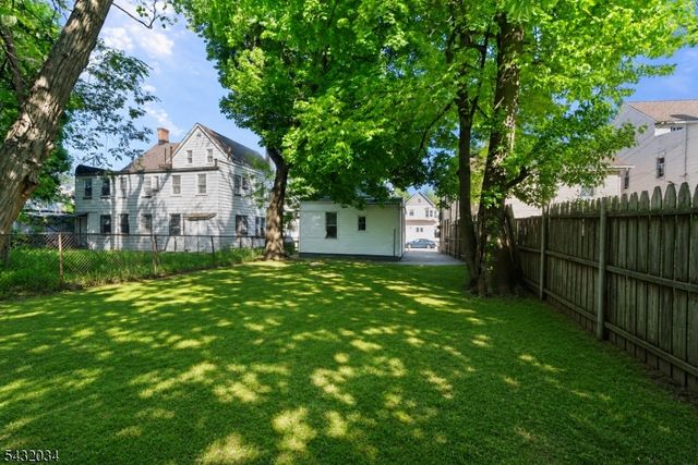 127 Steuben St, East Orange City, NJ 07018