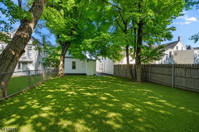 127 Steuben St, East Orange City, NJ 07018