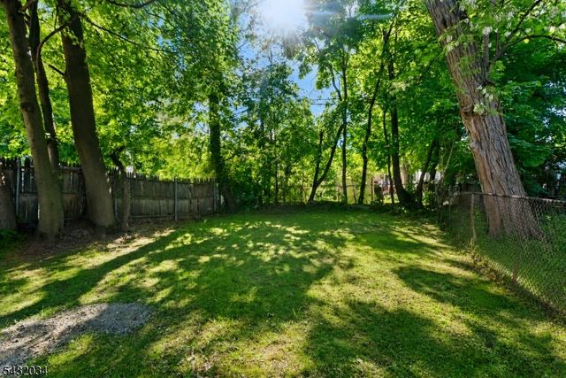 127 Steuben St, East Orange City, NJ 07018
