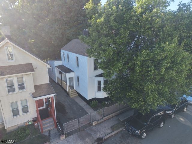 127 Steuben St, East Orange City, NJ 07018