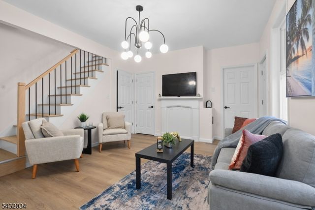 127 Steuben St, East Orange City, NJ 07018