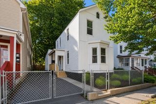 127 Steuben St, East Orange City, NJ 07018