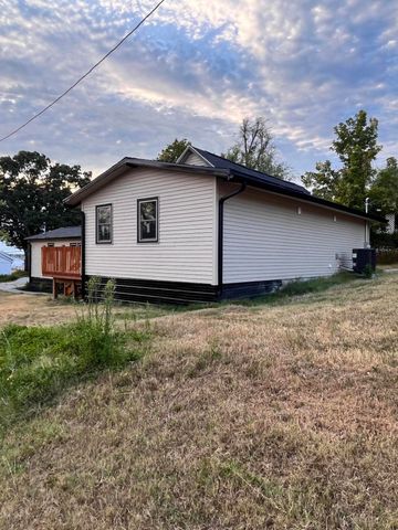 506 Hill Avenue, Ava, MO 65608