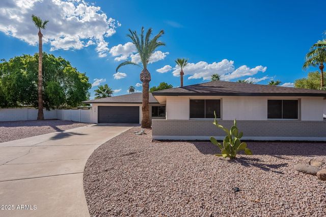 498 S VILLA NUEVA Drive, Litchfield Park, AZ 85340