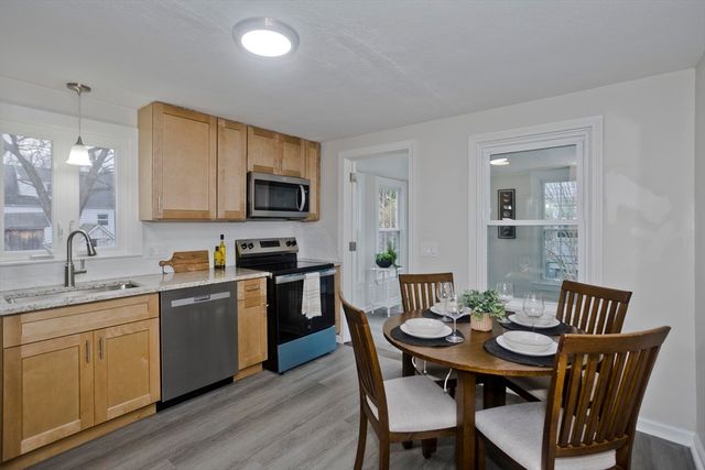 99 Massreco St, Springfield, MA 01109