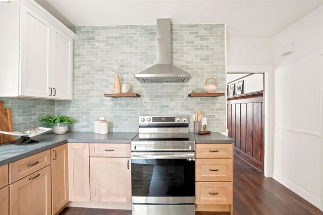 4205 West St, Oakland, CA 94608