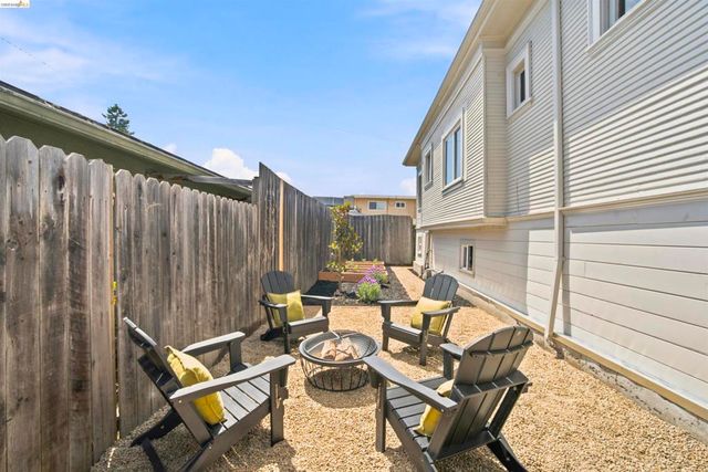 4205 West St, Oakland, CA 94608
