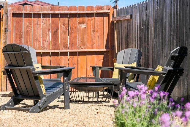 4205 West St, Oakland, CA 94608