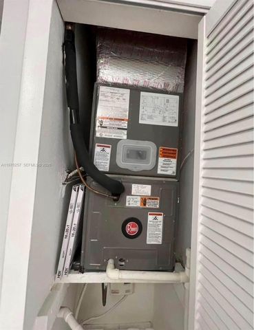 1152 NW 3rd St 2, Miami, FL 33128