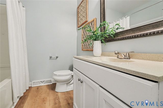 1102 Collingwood Dr, Hopewell, VA 23860