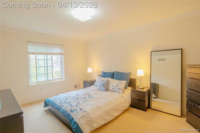 12025 Ina Drive 98, Sterling Heights, MI 48312