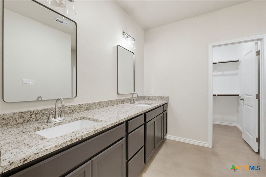 Image 12 of property listing at 410 W Avenue C, Copperas Cove, TX 76522