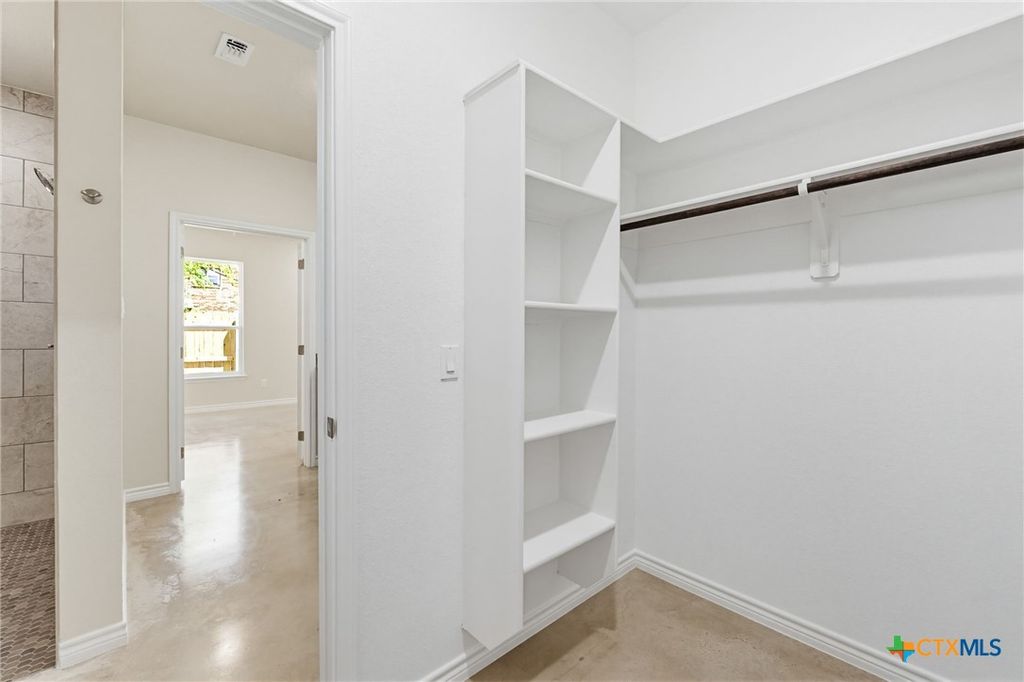 Image 15 of property listing at 410 W Avenue C, Copperas Cove, TX 76522