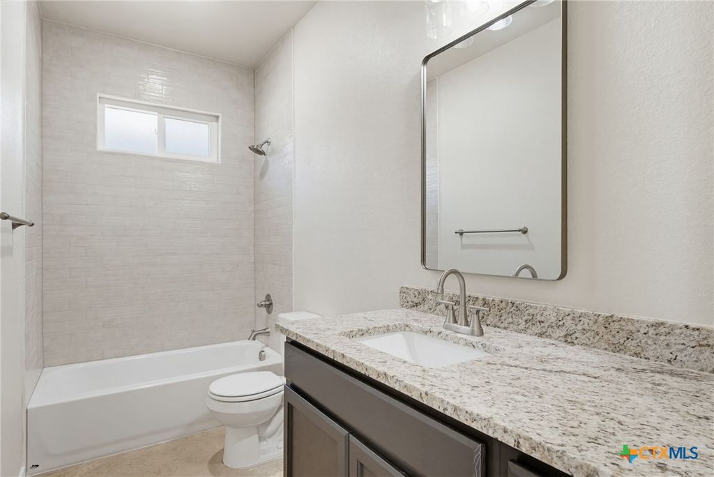 Image 18 of property listing at 410 W Avenue C, Copperas Cove, TX 76522