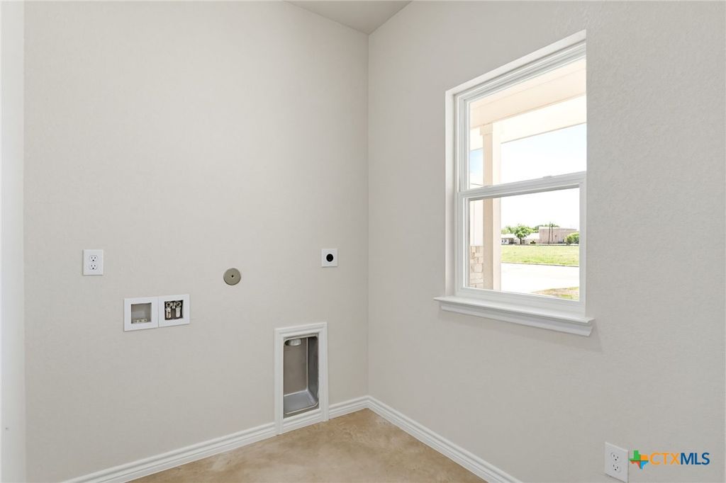 Image 19 of property listing at 410 W Avenue C, Copperas Cove, TX 76522