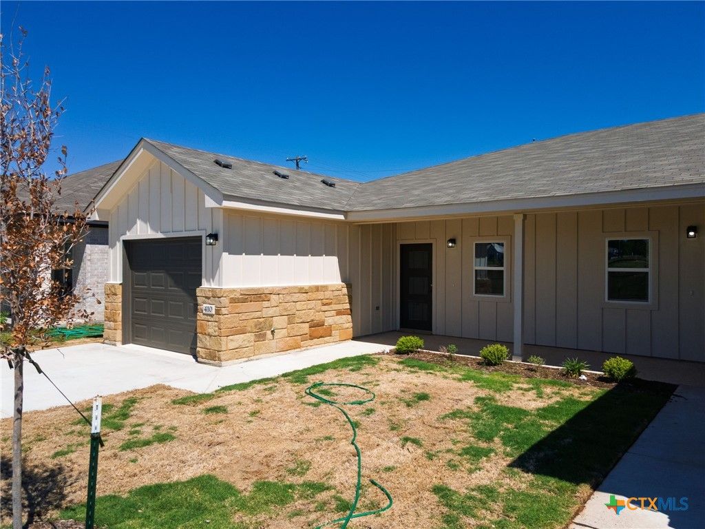 Image 2 of property listing at 410 W Avenue C, Copperas Cove, TX 76522